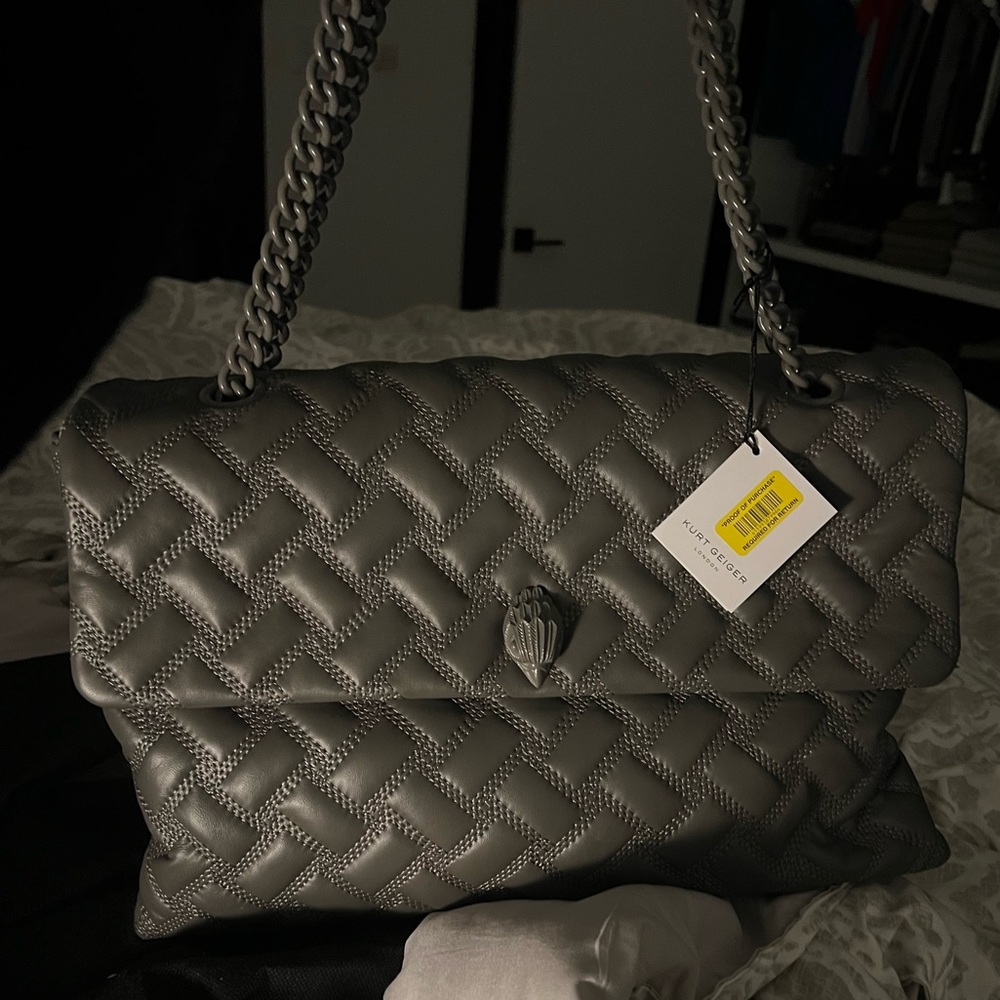 Kurt Geiger London Kensington Drench Quilted XXL Shoulder Bag